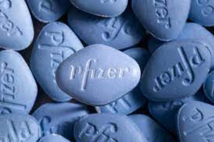 В Украине начинаются испытания таблеток Pfizer и Merck от коронавируса